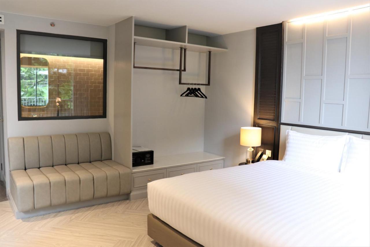 The Quarter Ploenchit By Uhg *