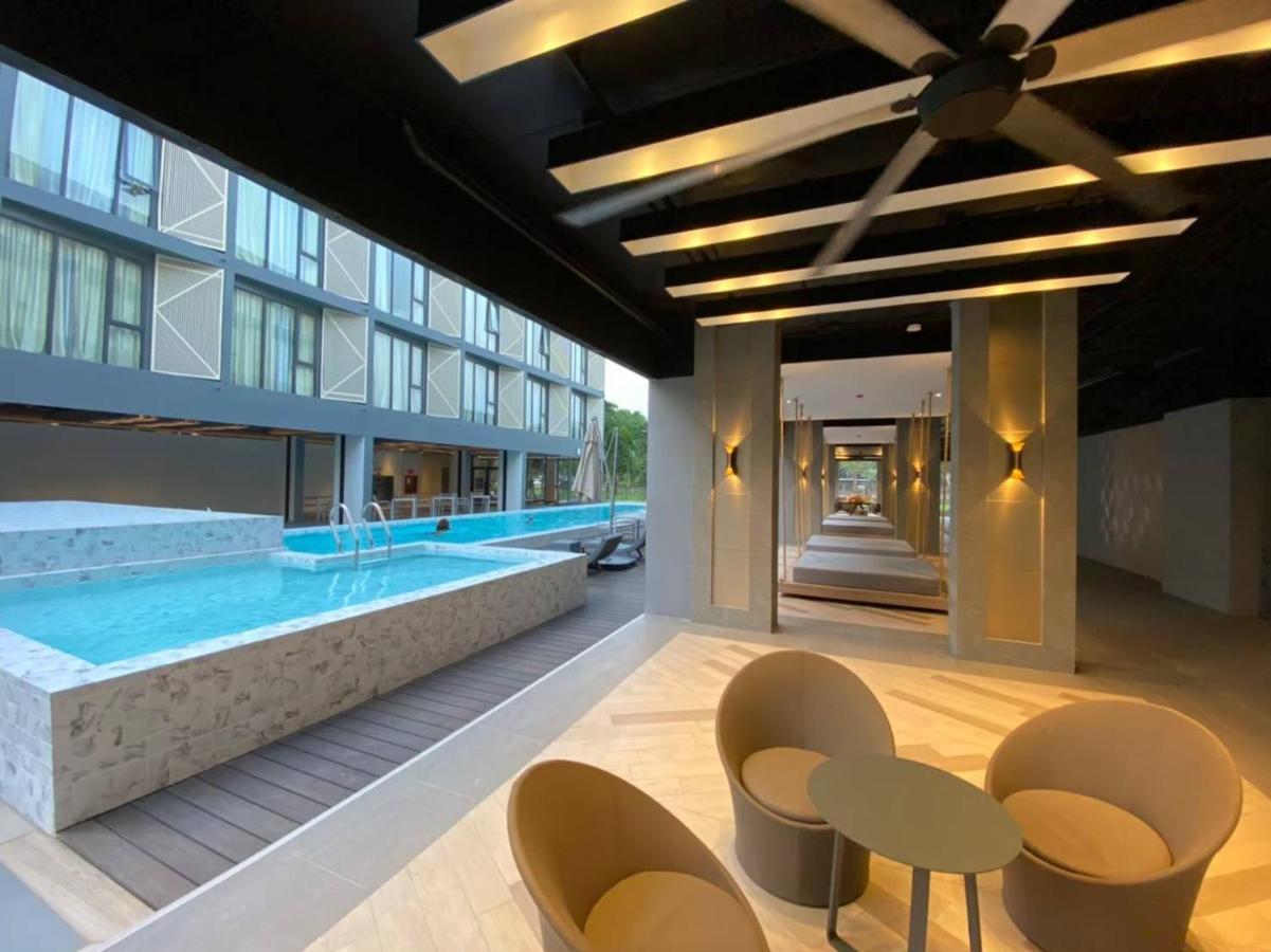 Rnp Pool Hotel