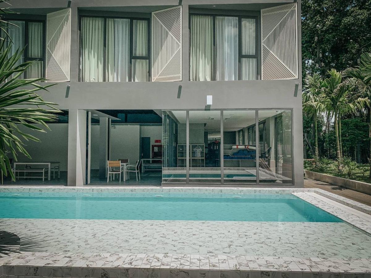 Rnp Pool Hotel