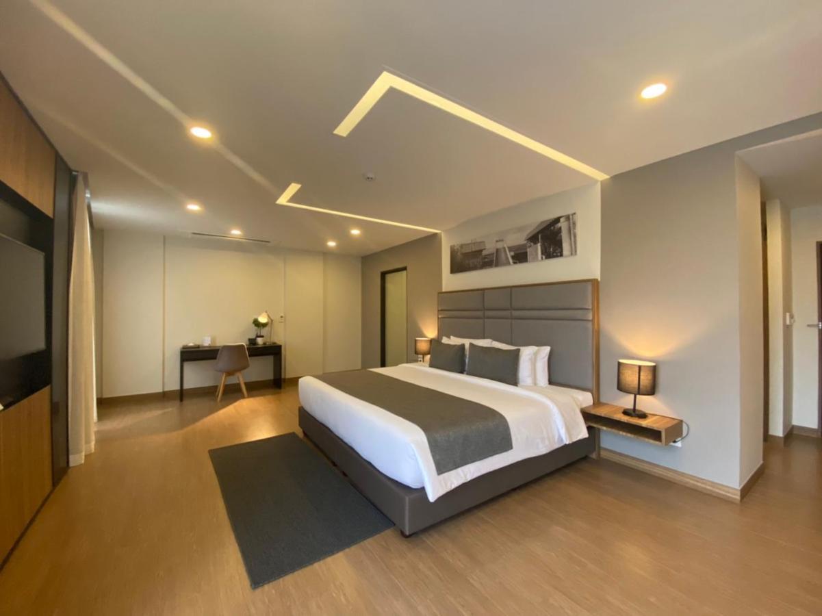 Rnp Pool Hotel