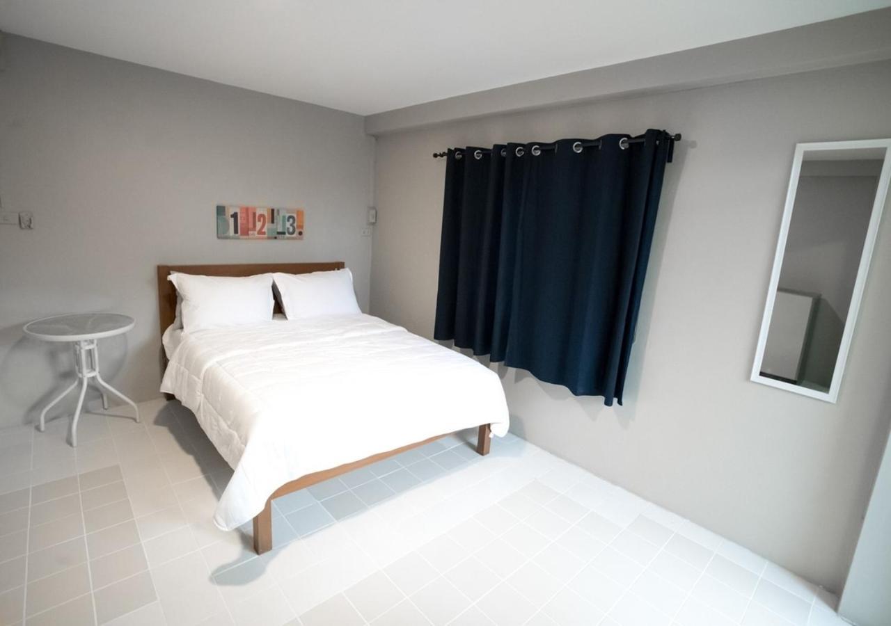 Roomquest Ratchada Hotel Bangkok