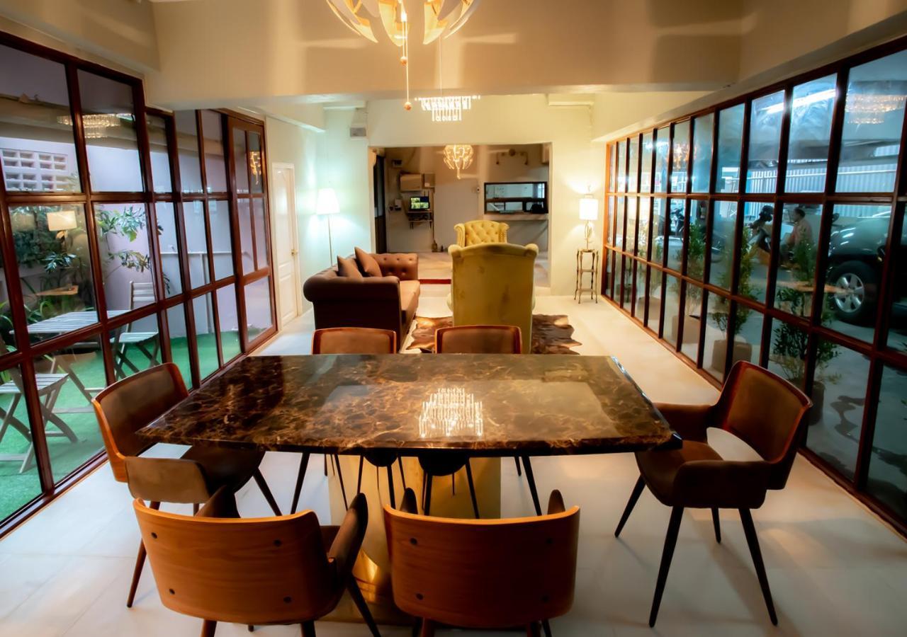 Roomquest Ratchada Hotel 3*