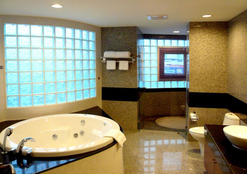 Seven Place Executive Residences Bangkok