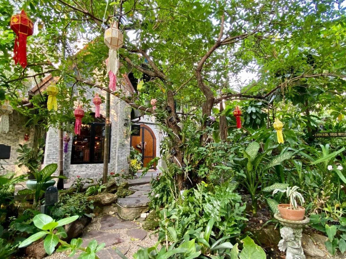 Oasis Hotel
