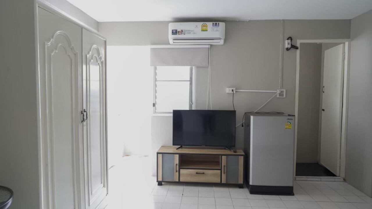 Roomquest Ratchada Hotel 3*