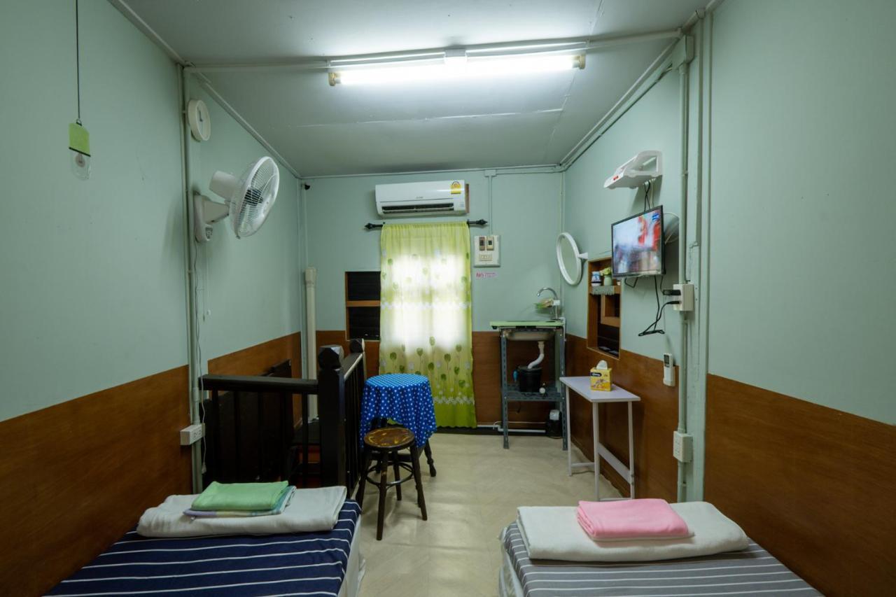 Hostel Sip N' Camp