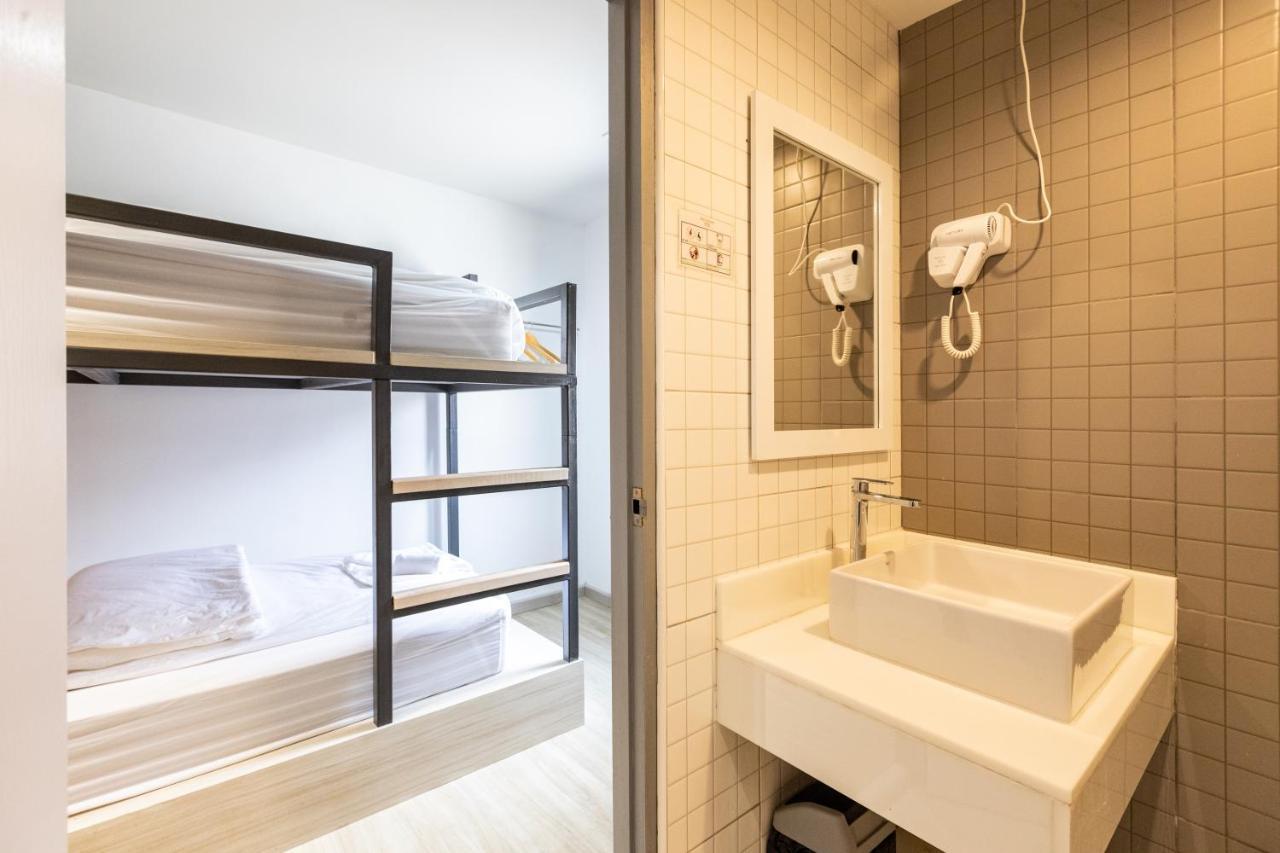 Baan Kun Mhor บ้านคุณหมอโฮสเทล Hostel Bangkok