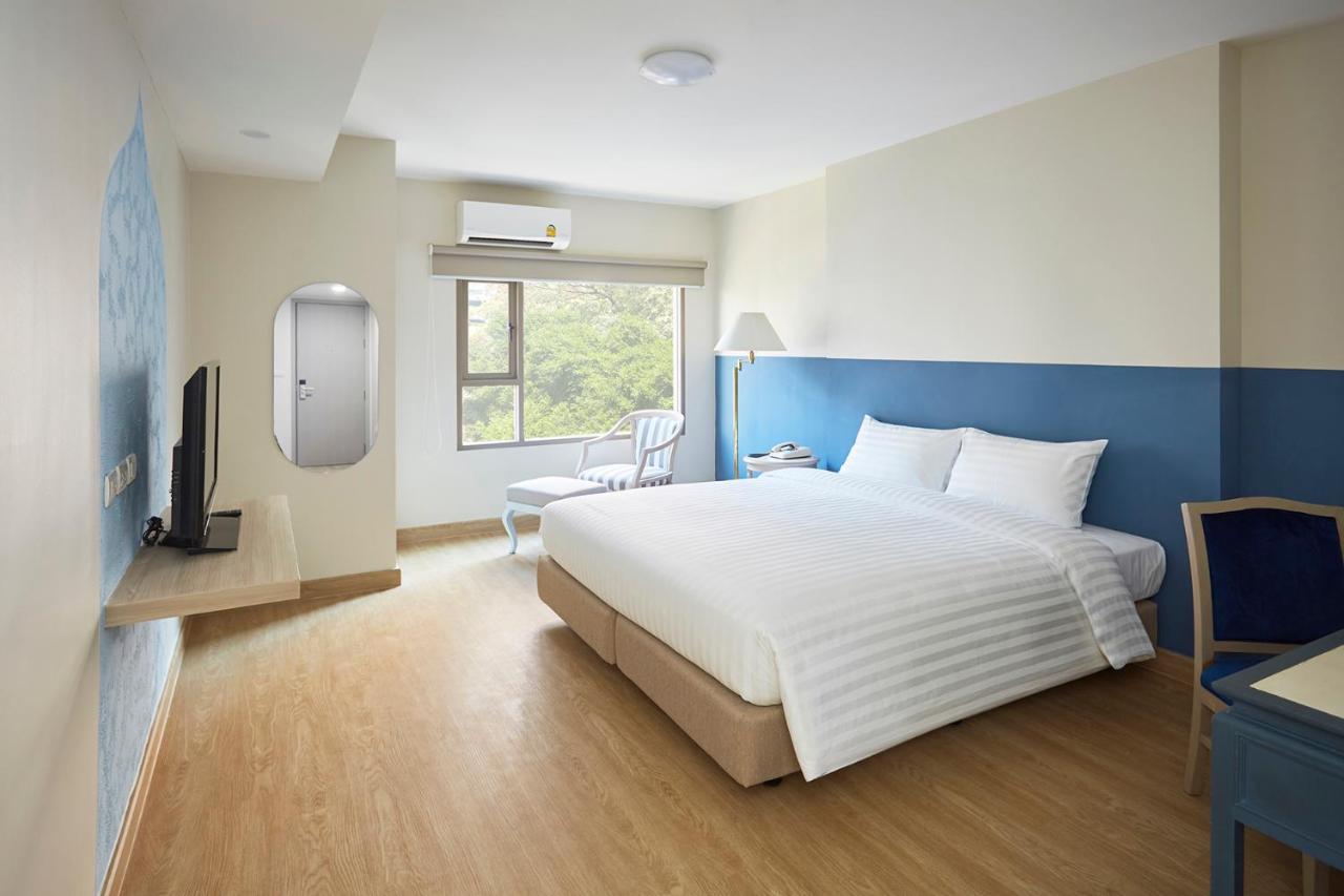 56 Surawong Hotel 3*