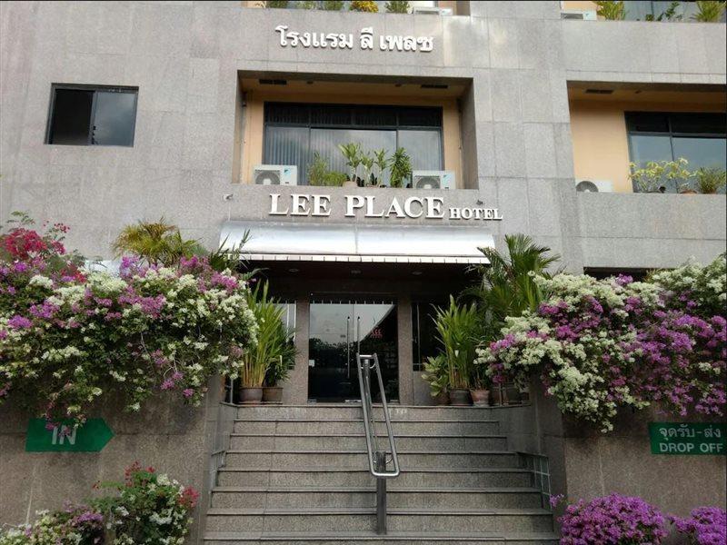 Hostel Lee Place *