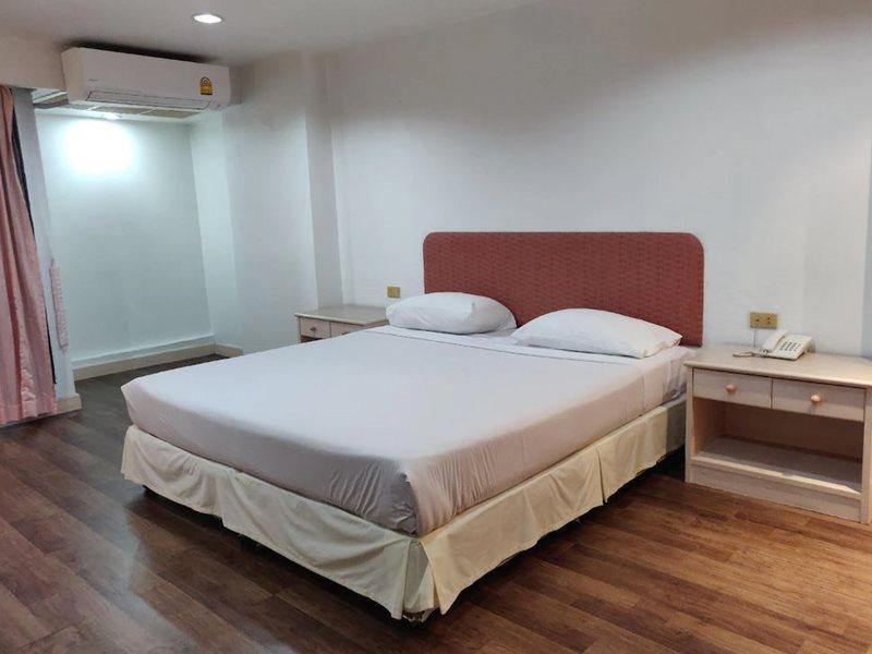 Lee Place Hostel *