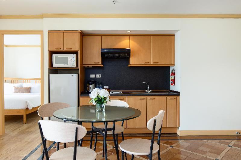 Riverfront 4*