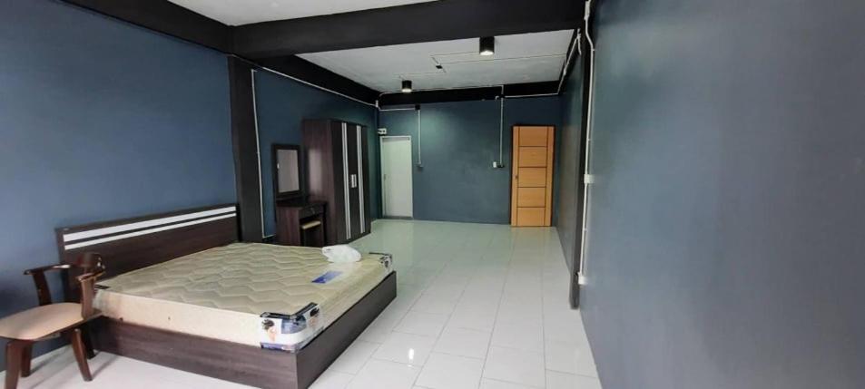 V Apartment Sathorn วี อพาตเม้นท์สาทร ห้องพักใจกลางเมือง ท่ามกลางแหล่งขายอาหารมากมาย เดินทางสะดวก น้ำไฟ ไวไฟฟรี Bangkok