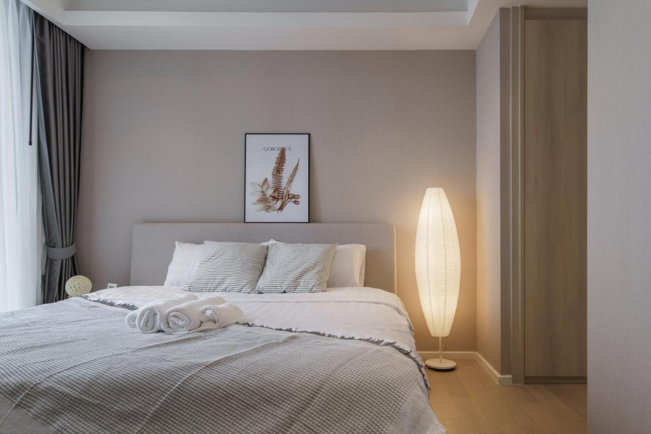 Apartment Sukhumvit 11#luxury#pool#gym#bts Nana&mrt Sukhumvit#1br#max4ppl Bangkok