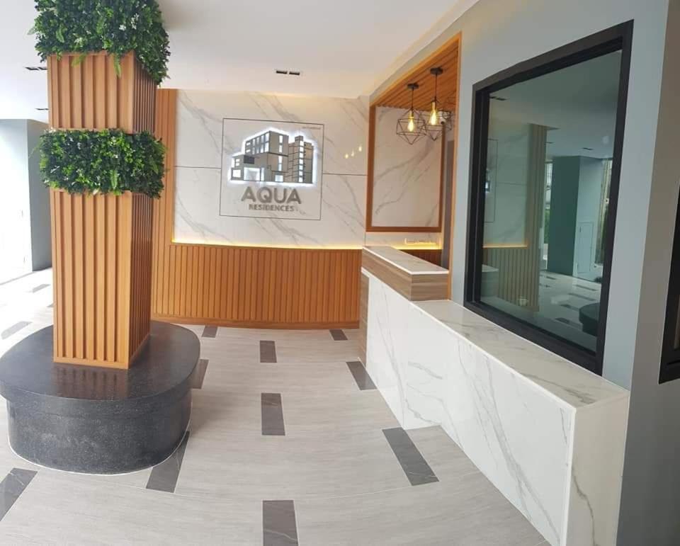 Apartment Aqua Residences: New Near Wutthakat Bts Station Bangkok
