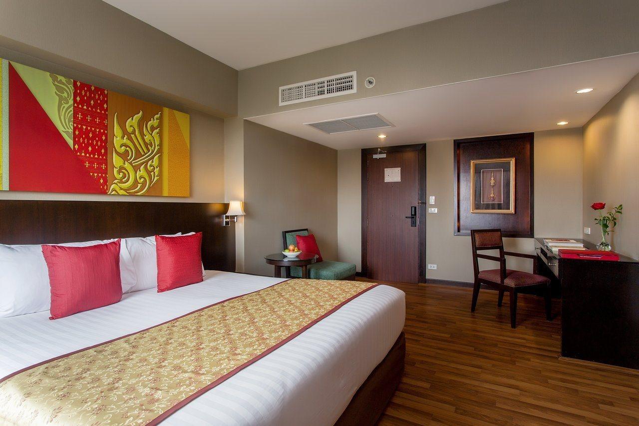 Ramada Plaza By Wyndham Menam Riverside Hotel Bangkok