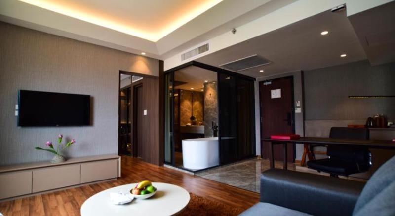 Ramada Plaza By Wyndham Menam Riverside Hotel Bangkok