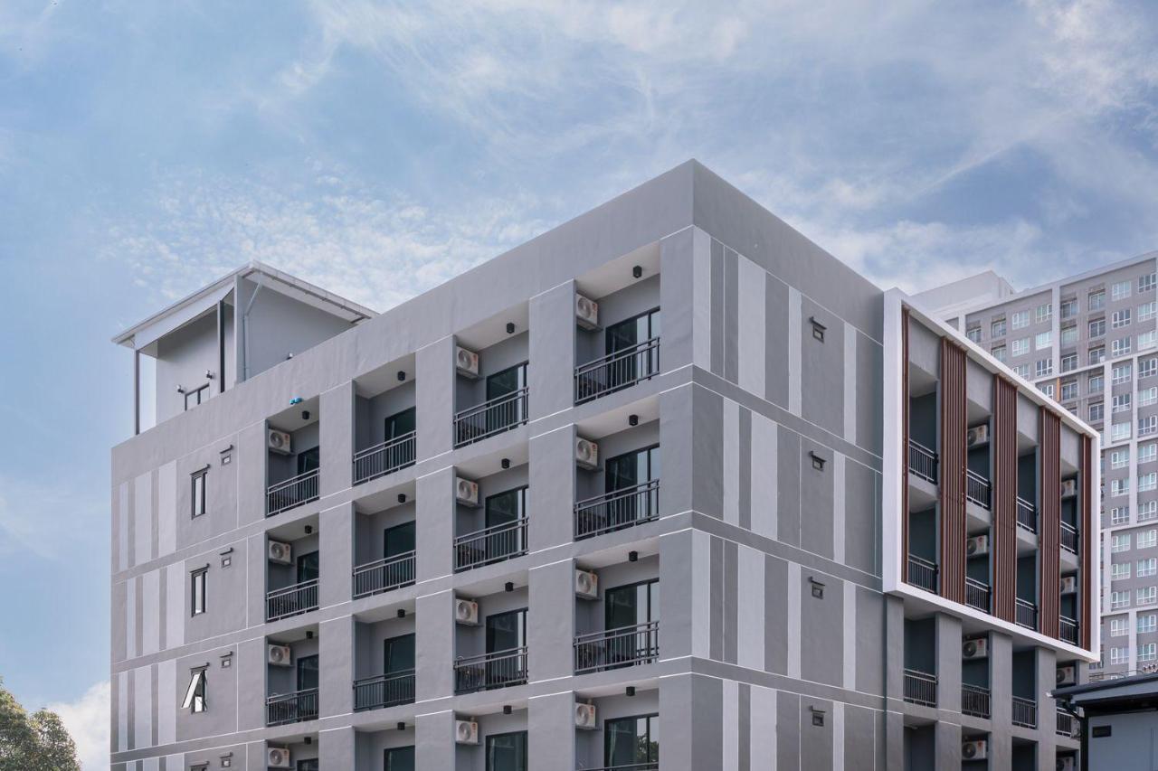 Aqua Residences: New Near Wutthakat Bts Station Bangkok