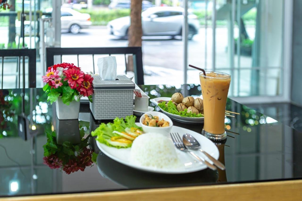 Hotel Bed By Tha-pra Sha Bangkok
