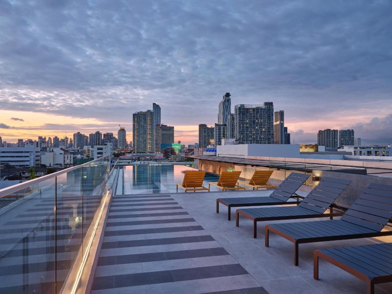 The Quarter Onnut By Uhg Hotel