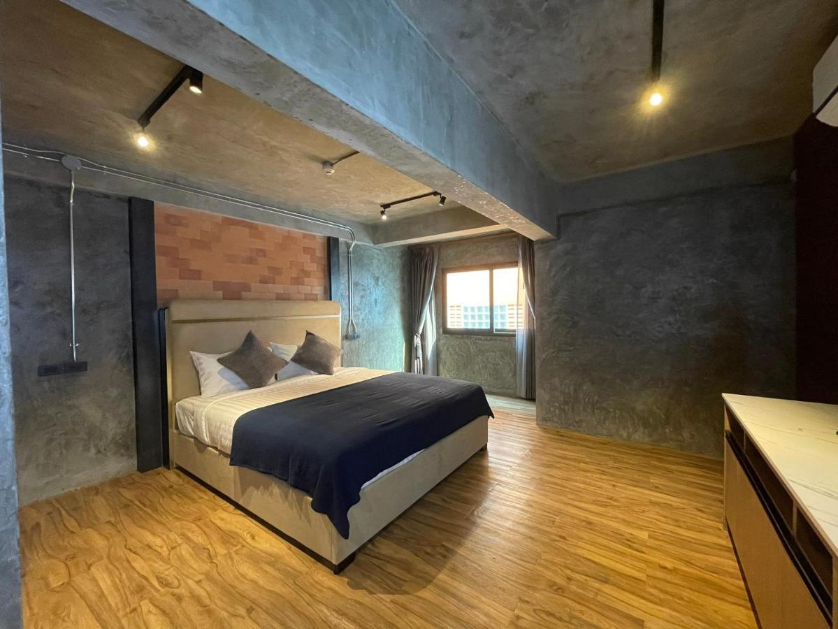 Loft122 Hotel