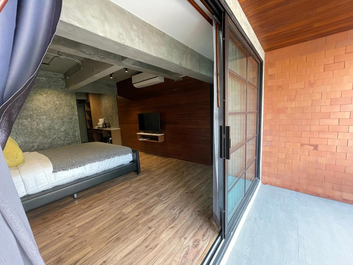 Loft122 Hotel