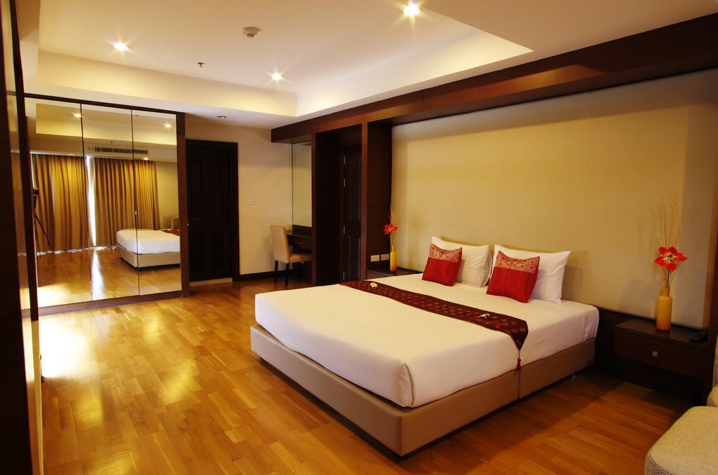 The Ninth Place Serviced 4*