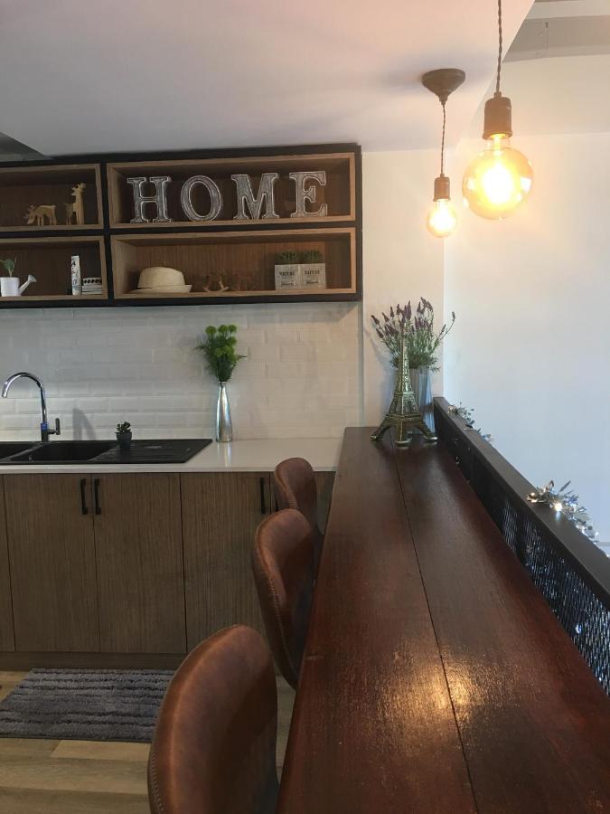Tree​ For​ Rest​ Poshtel Hostel *