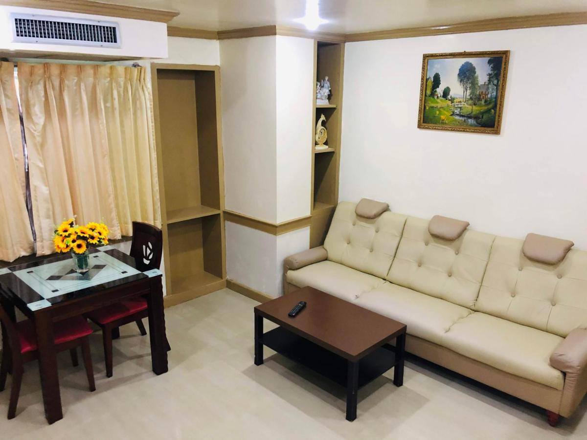 Spacious 1 Bed With Living Ekamai Thonglor Prime Area Apartment Bangkok