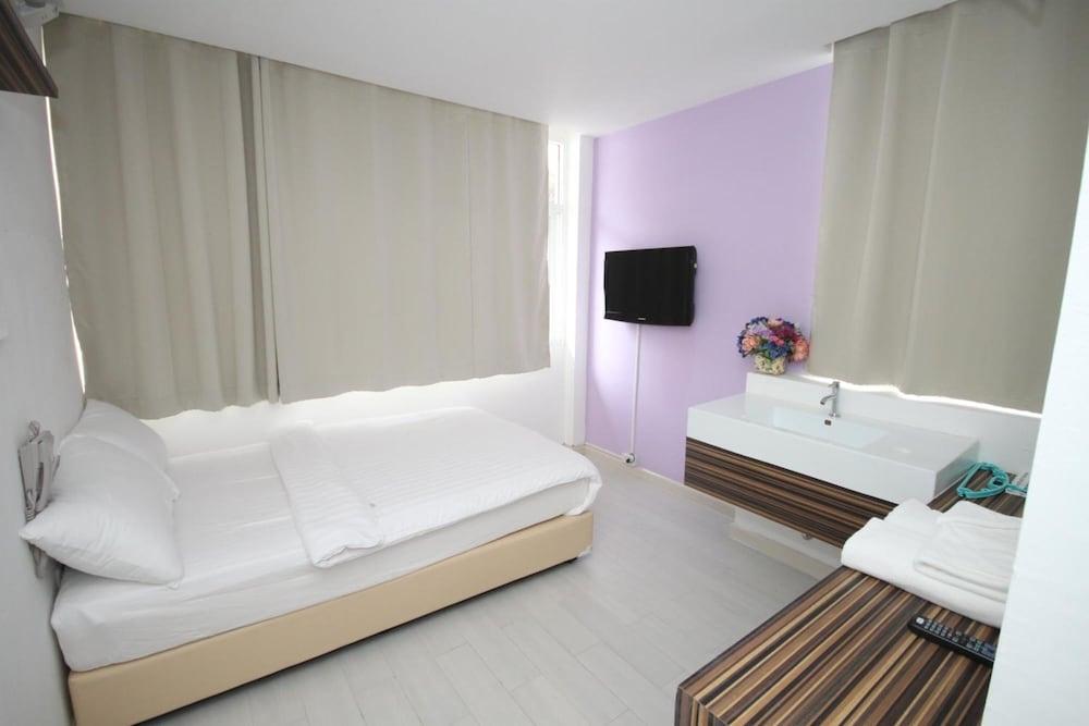 Nantra Ekkamai Bangkok