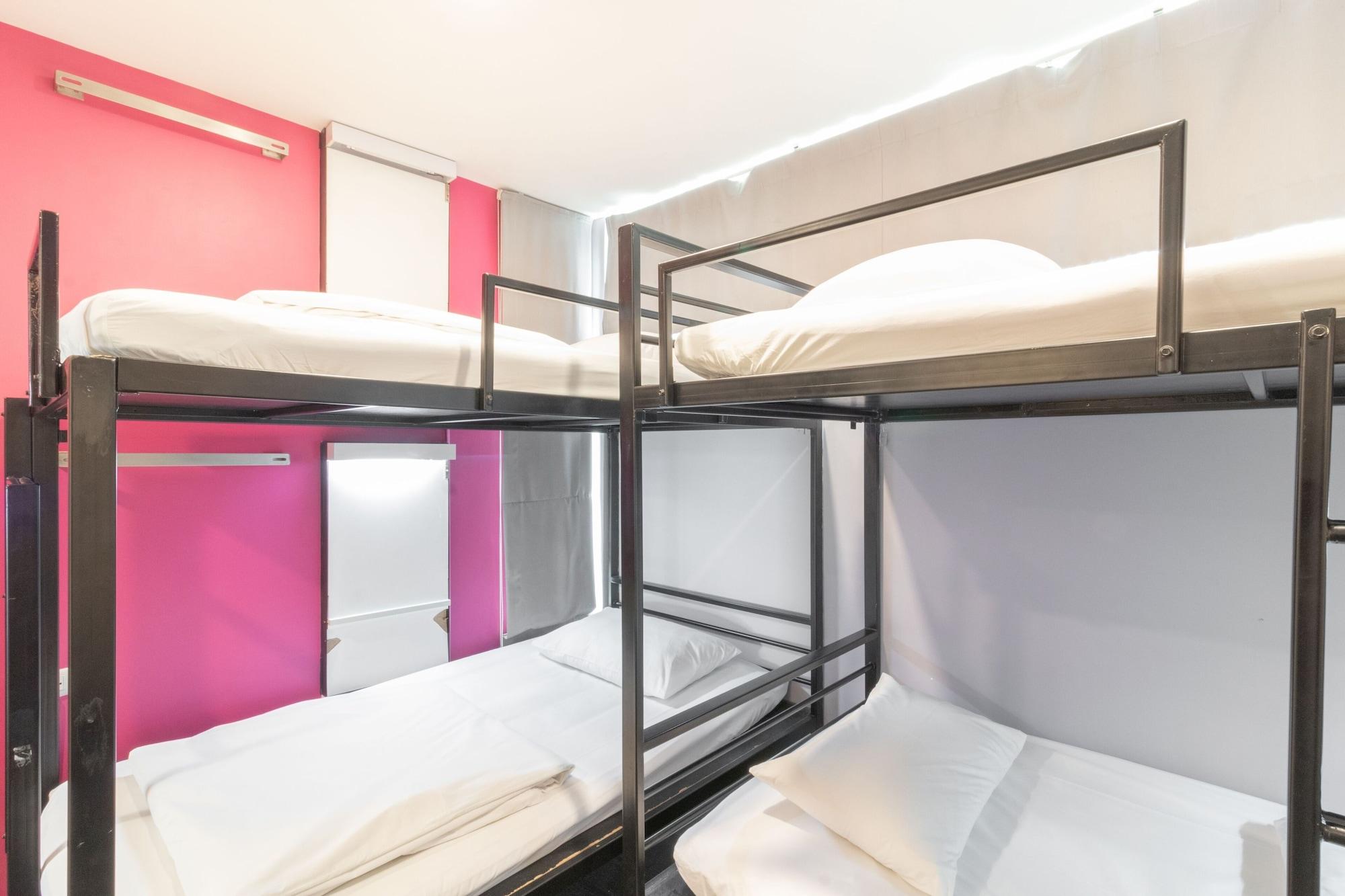 Cheqinn - Sukhumvit 4 Nana Plaza Asrama
