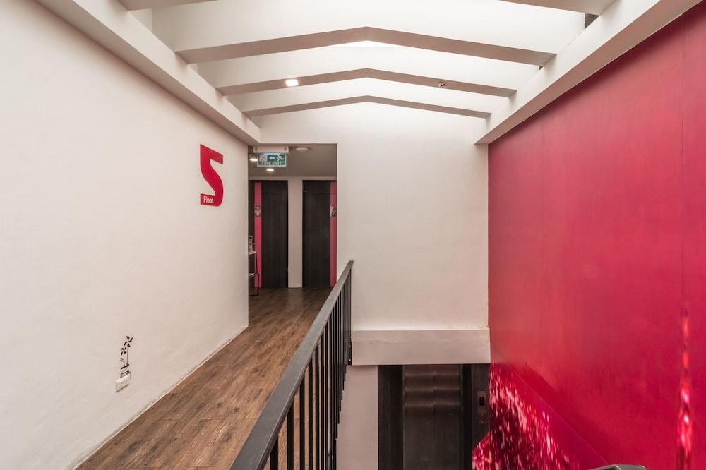 Asrama Cheqinn - Sukhumvit 4 Nana Plaza
