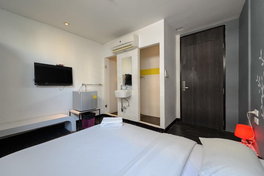 Cheqinn - Sukhumvit 4 Nana Plaza * Bangkok