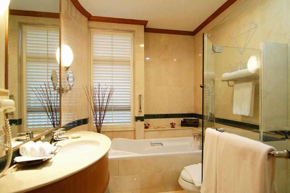 Grand Diamond Hotel