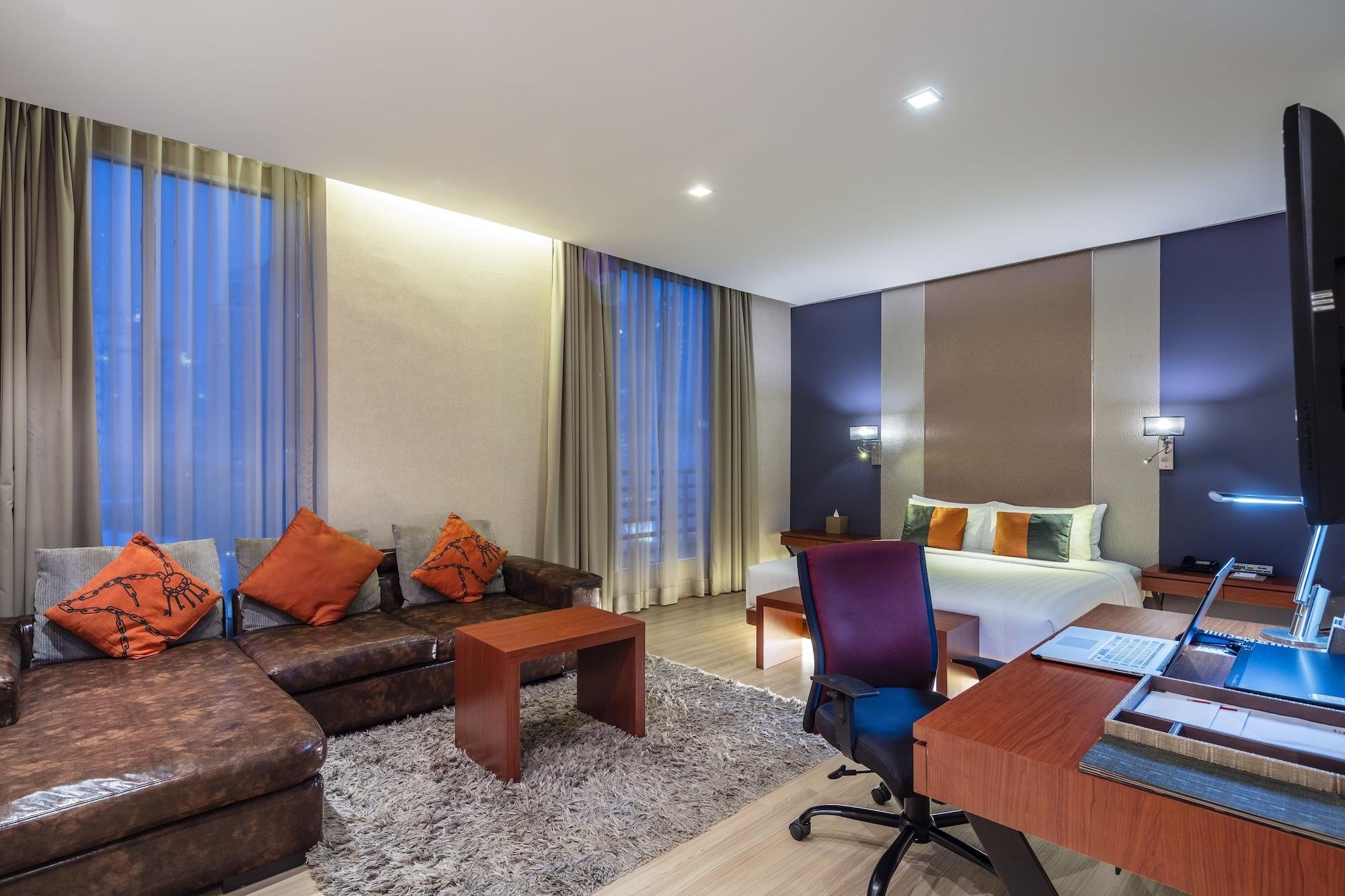 Solo, Sukhumvit 2, - Sha Extra