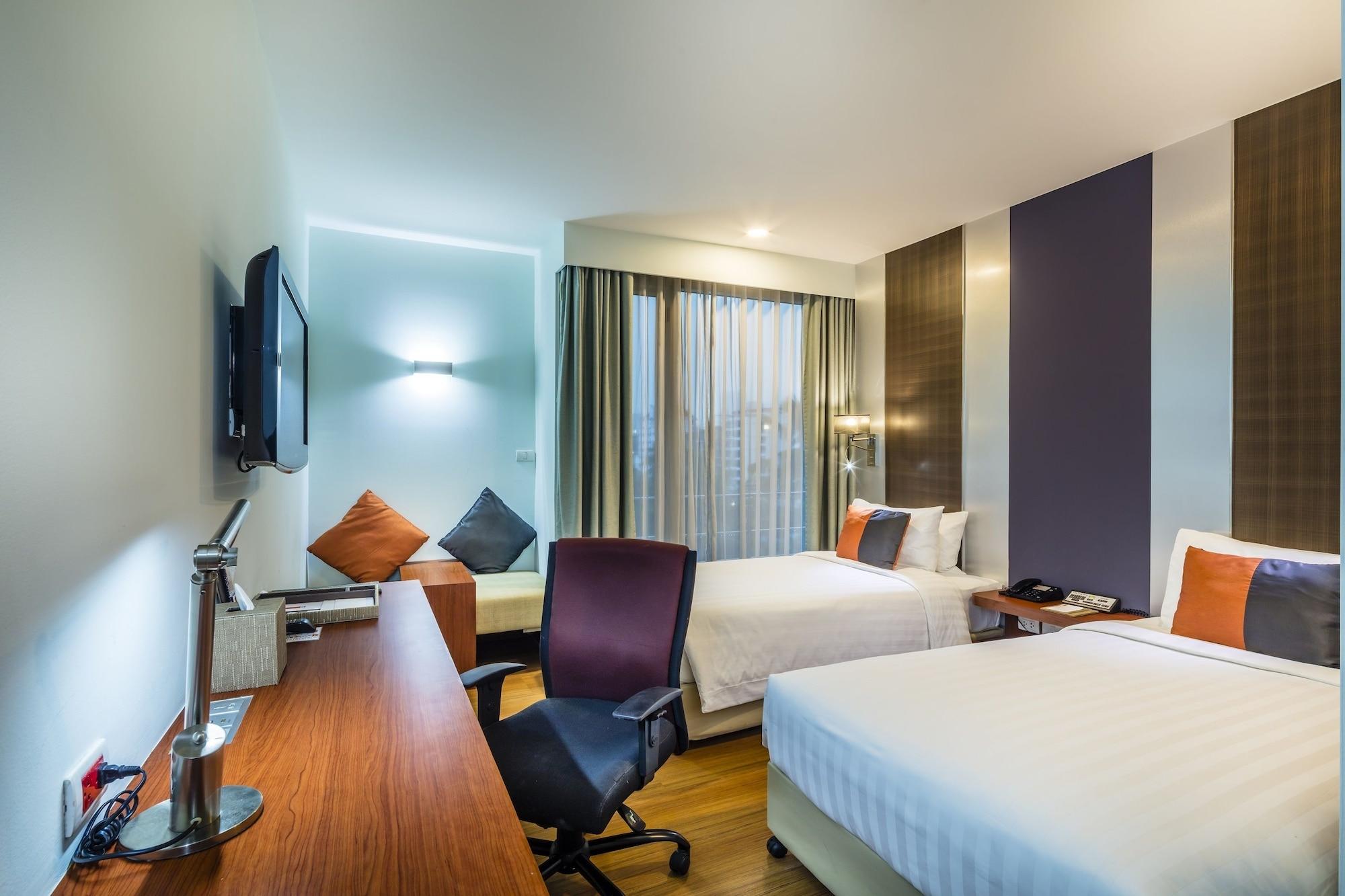 Hotel Solo, Sukhumvit 2, - Sha Extra Bangkok