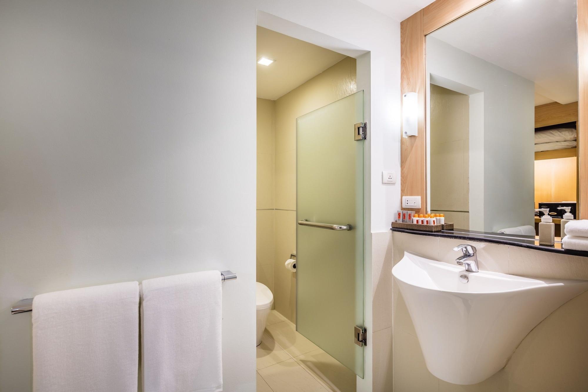 Hotel Solo, Sukhumvit 2, - Sha Extra 4*