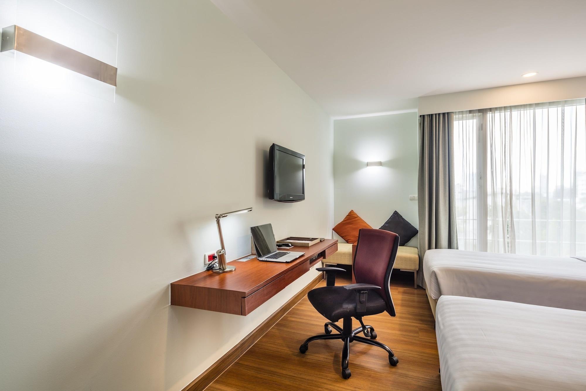 Solo, Sukhumvit 2, - Sha Extra Hotel 4*
