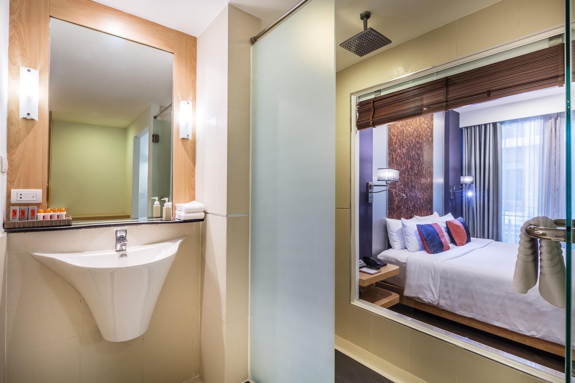 Solo, Sukhumvit 2, - Sha Extra Hotel