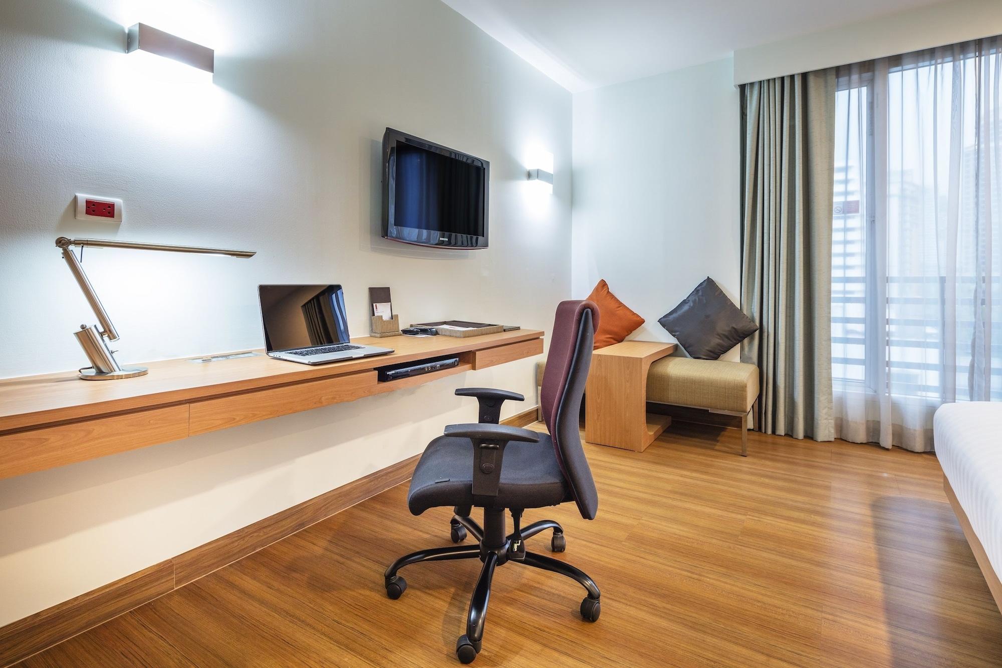 Solo, Sukhumvit 2, - Sha Extra Hotel
