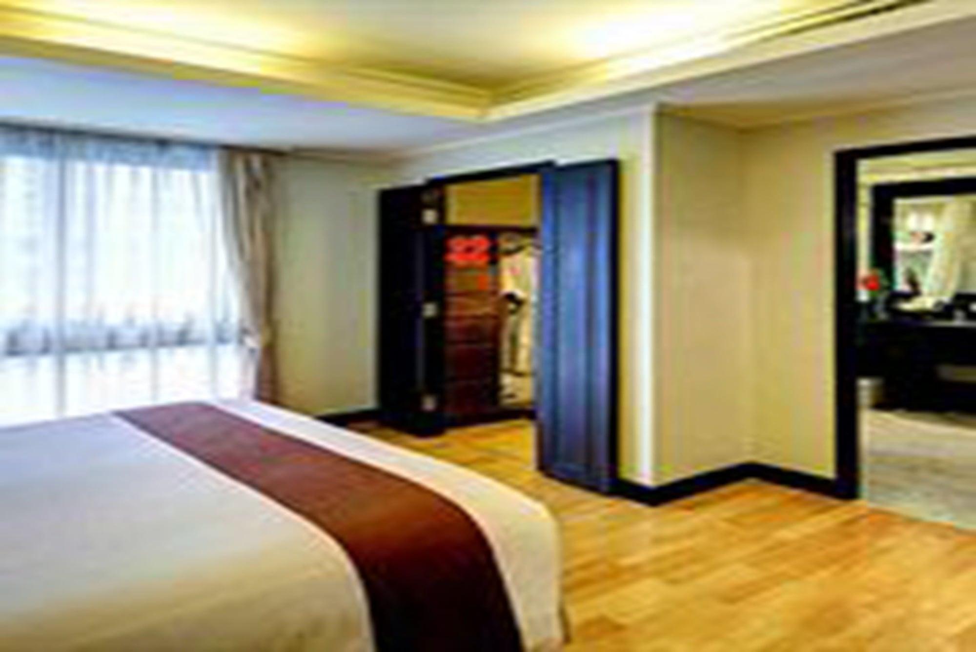 Radisson Chateau De Hotel