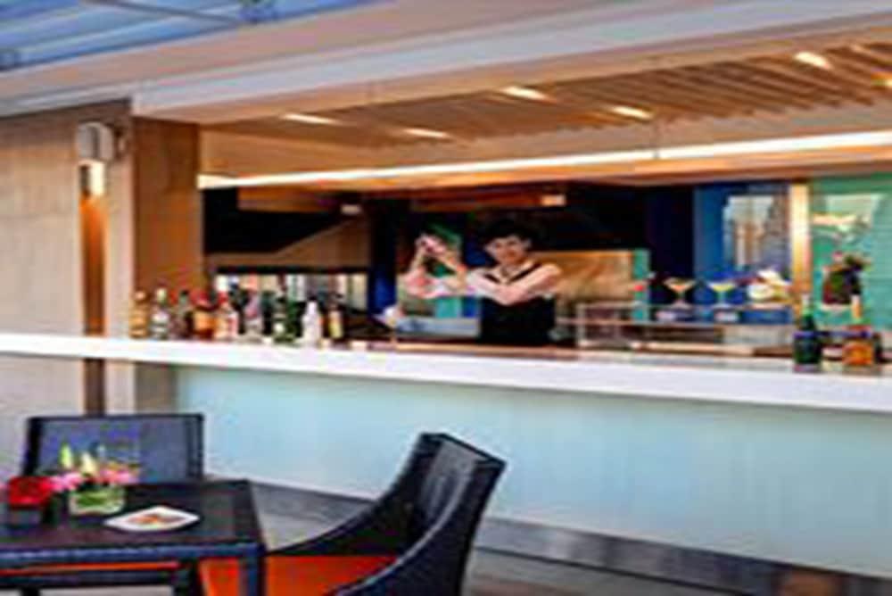 Radisson Chateau De 4* Bangkok