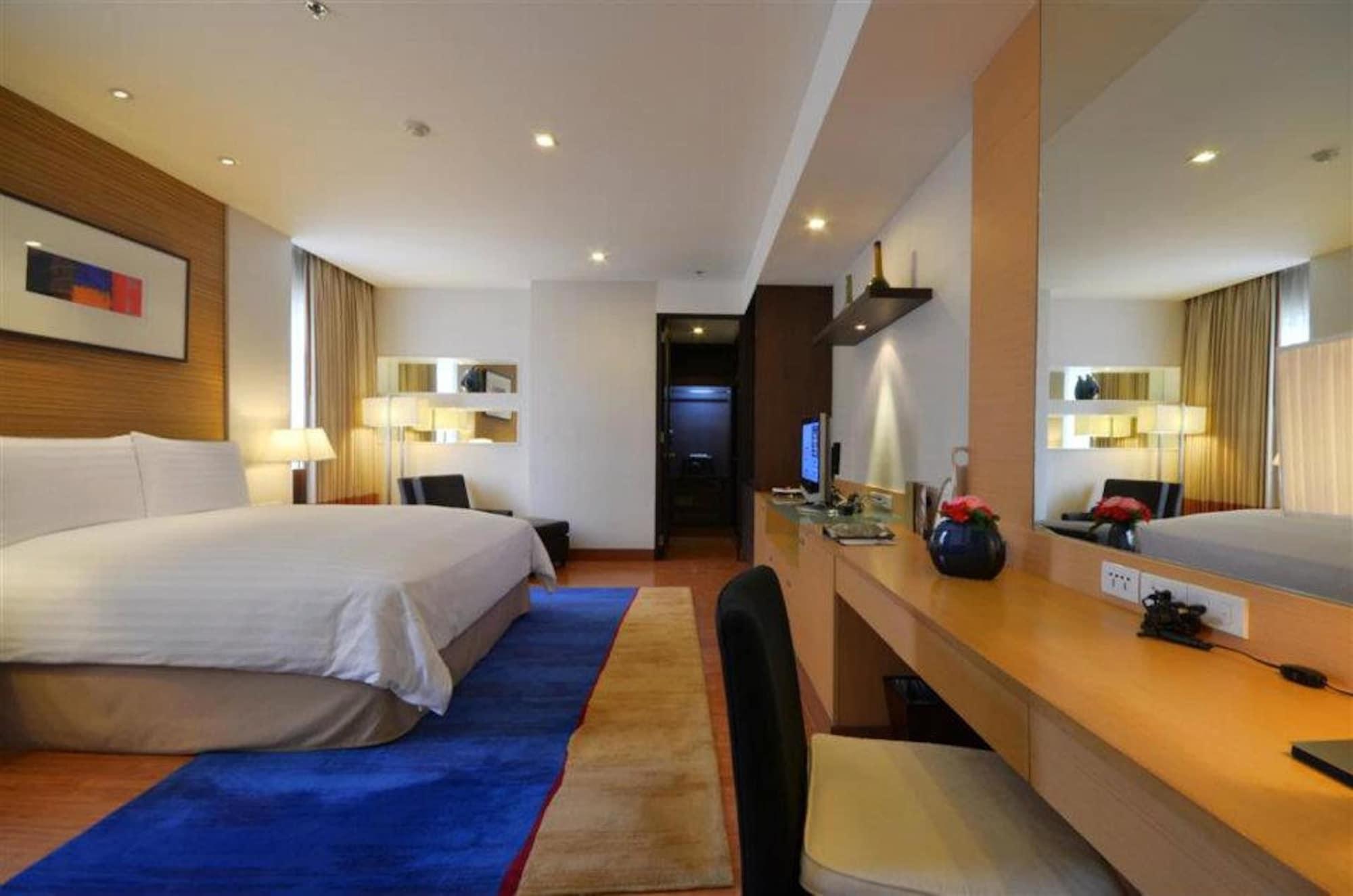 Grand Sukhumvit Hotel 5*