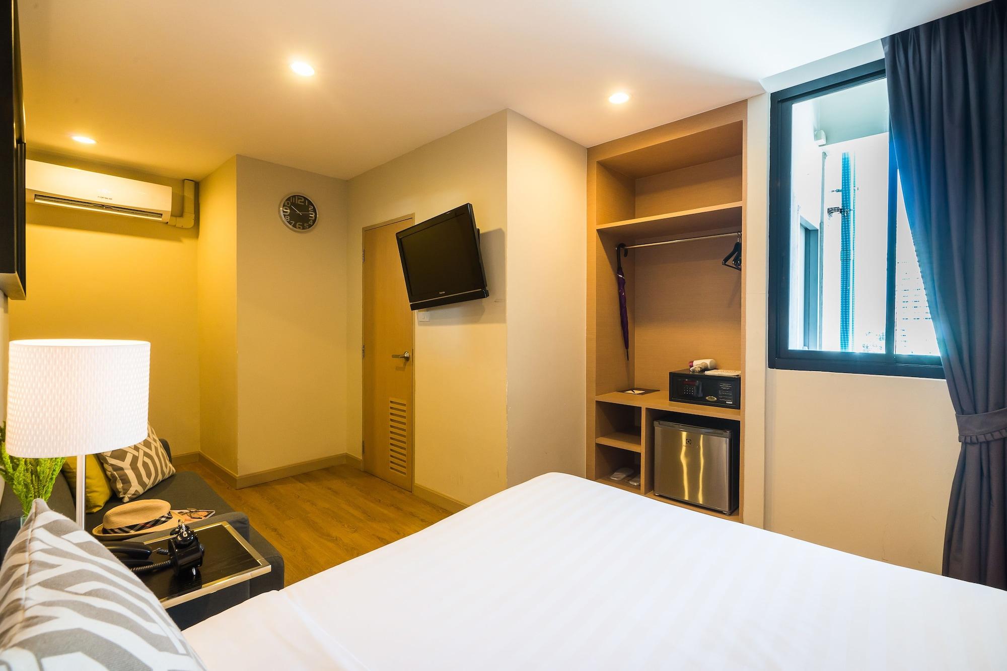 Asoke Sukhumvit By Uhg 4*
