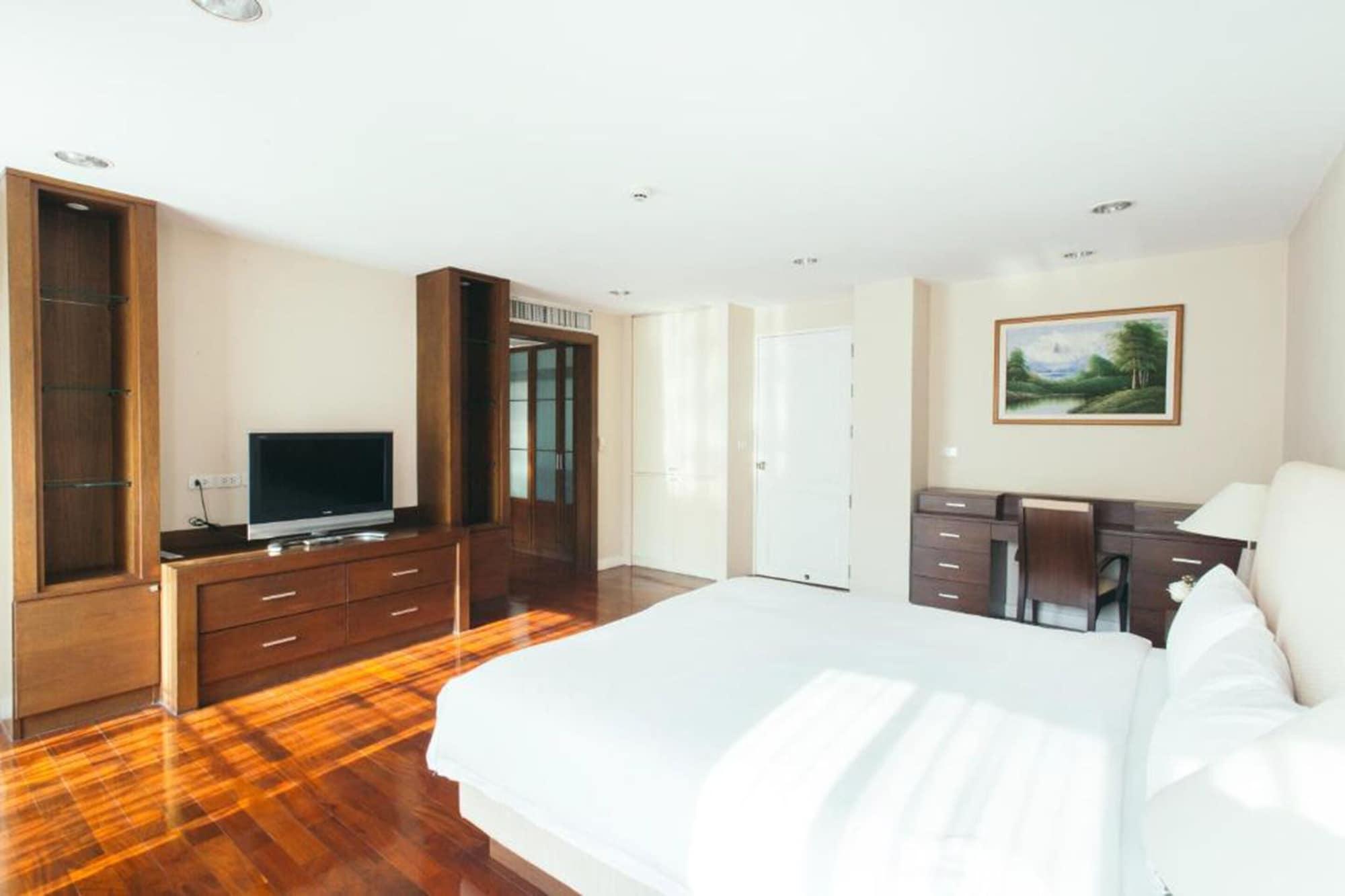 Thomson Hotel