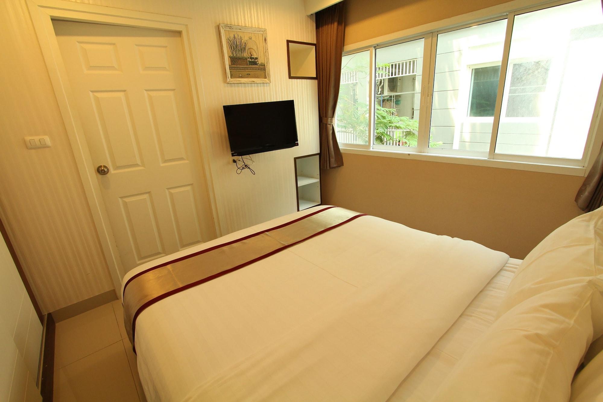 Hotel At Suvarnabhumi 4*