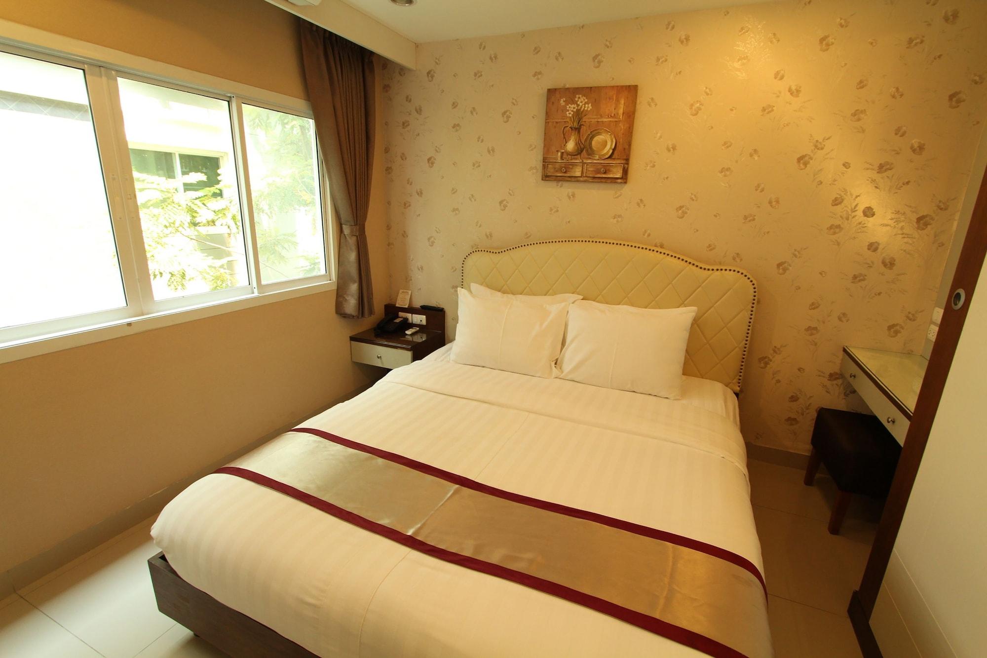 Hotel At Suvarnabhumi 4*
