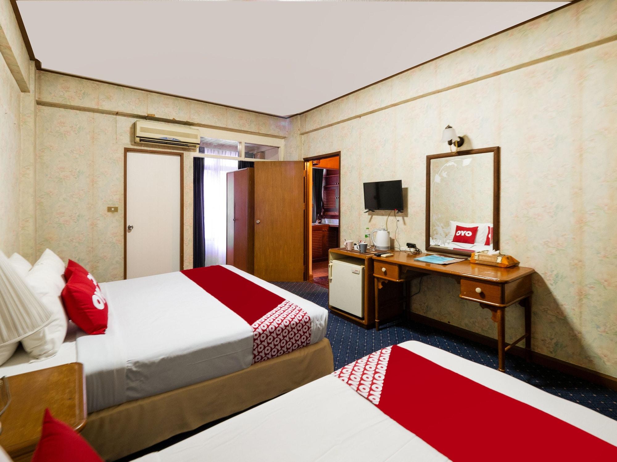 Hotel 12pm