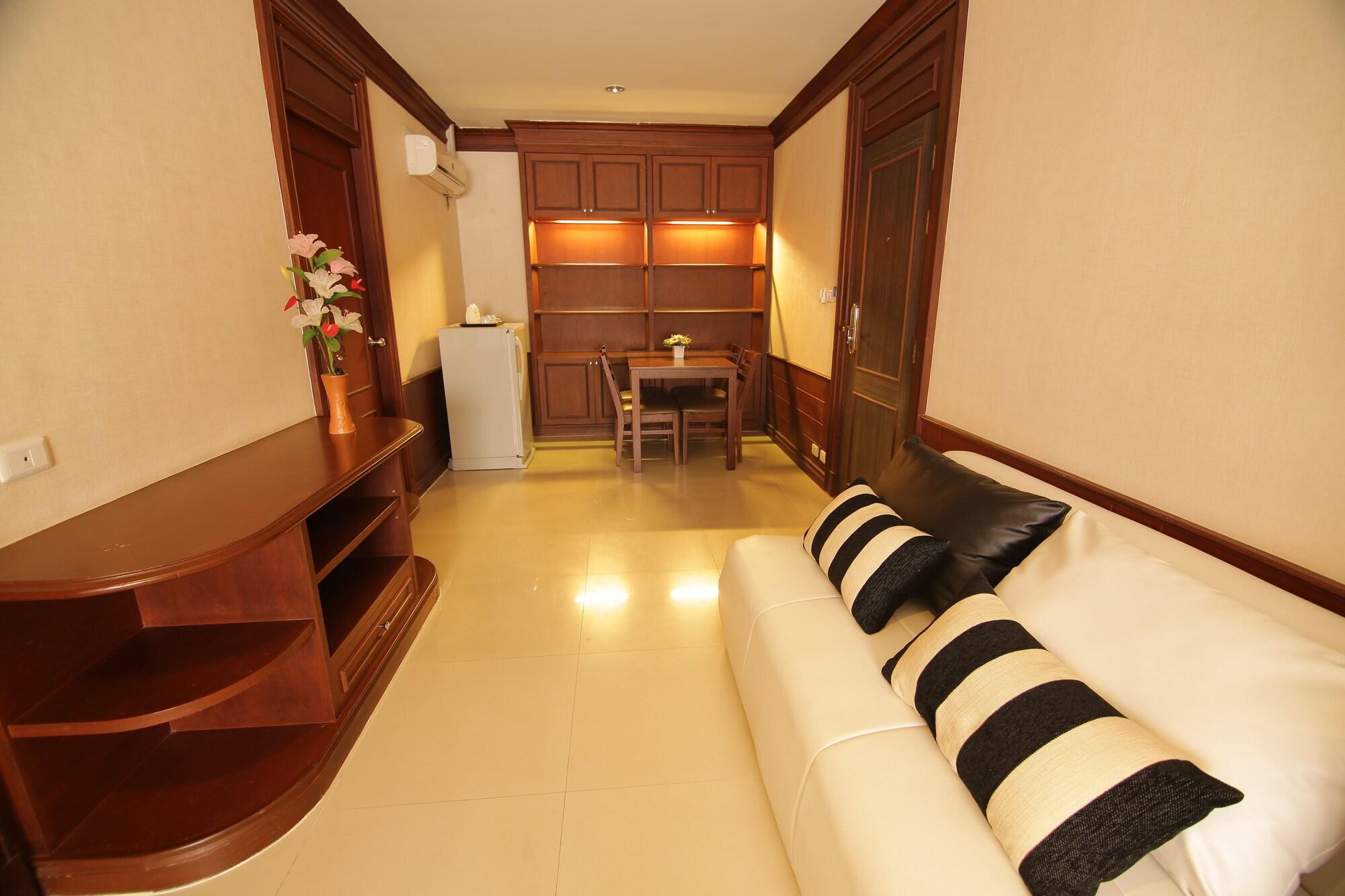 Convenient Park Hotel