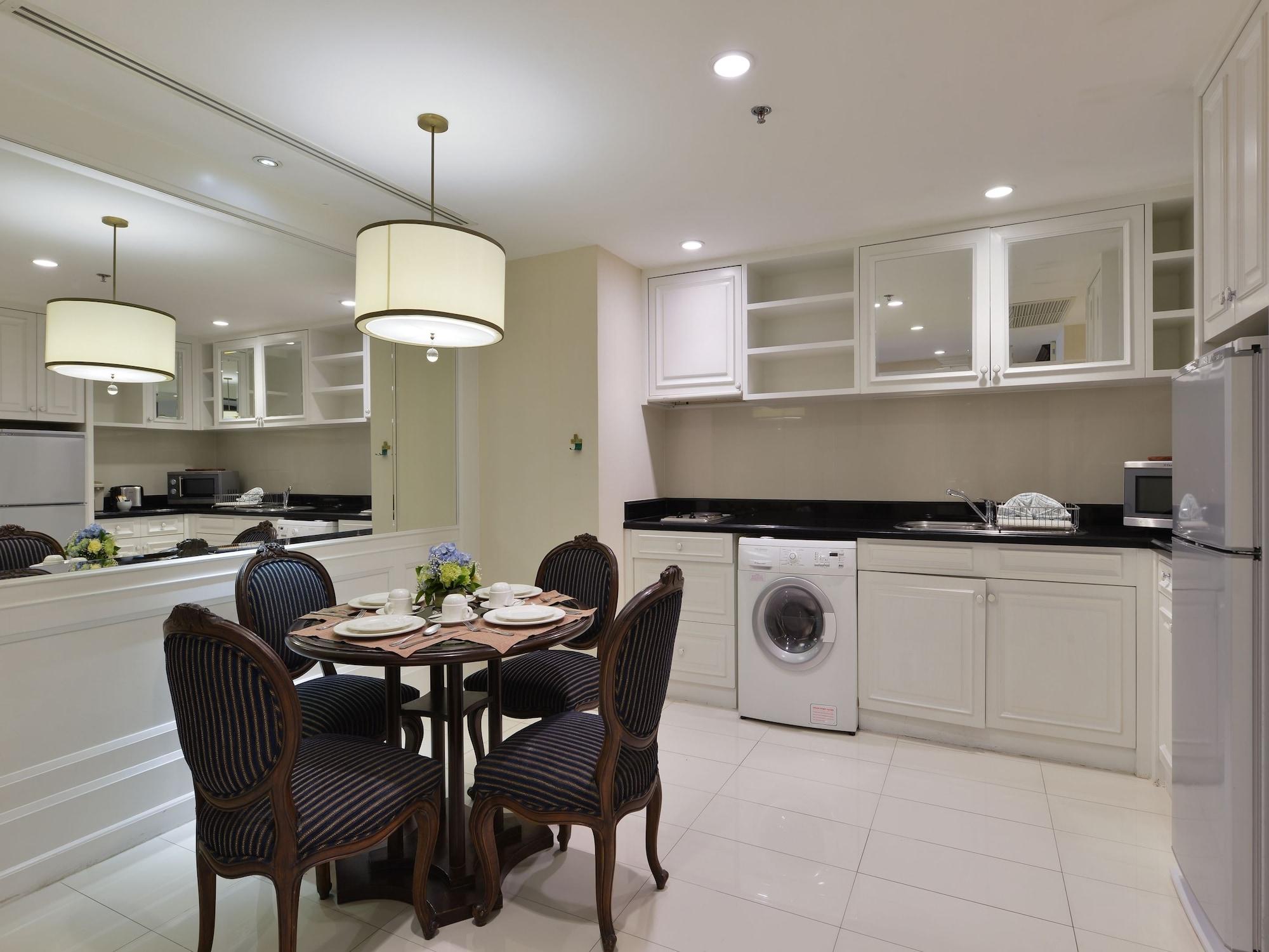 Centre Point Plus Hotel Silom - Newly Renovated Bangkok