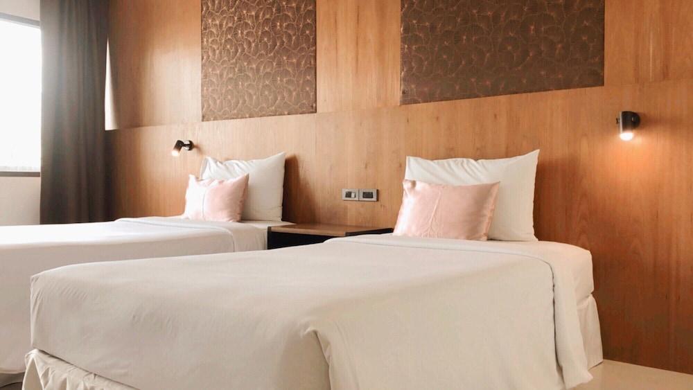 Hotel Forum Park 4*
